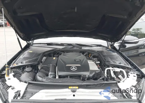 2016 Mercedes-Benz C 300 4Matic из США, поврежденный, VIN 55SWF4KB3GU099485